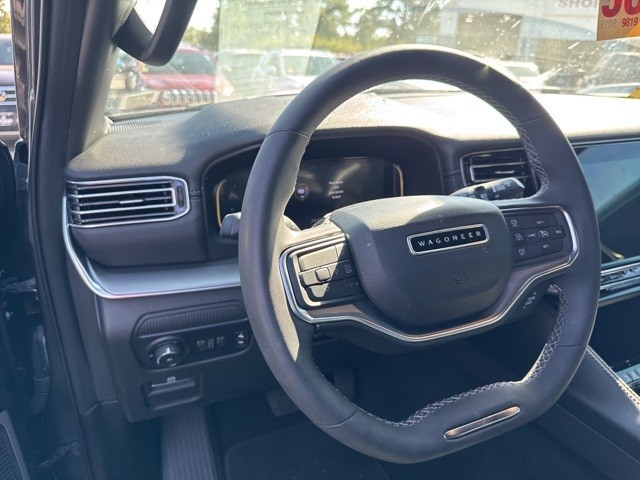 Jeep Wagoneer Vehicle Full-screen Gallery Image 19