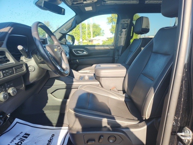 Chevrolet Suburban Vehicle Full-screen Gallery Image 13