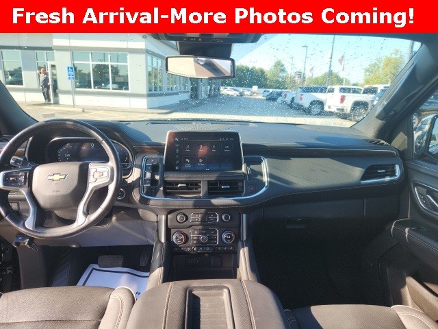 Chevrolet Suburban Vehicle Full-screen Gallery Image 28