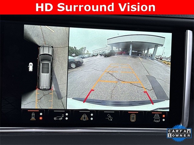 GMC Yukon Vehicle Full-screen Gallery Image 19