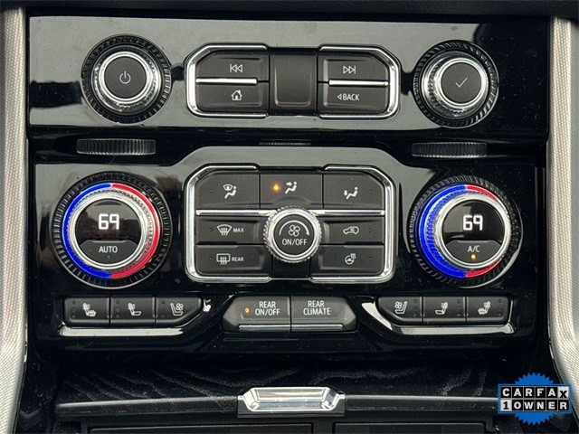 GMC Yukon Vehicle Full-screen Gallery Image 22