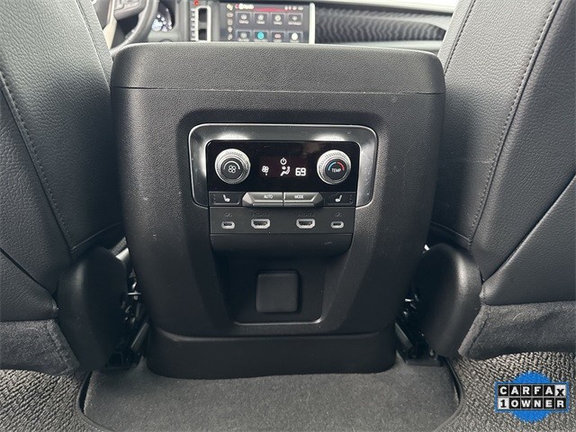 GMC Yukon Vehicle Full-screen Gallery Image 26