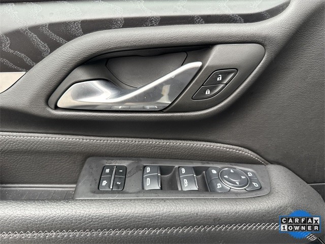 GMC Yukon Vehicle Full-screen Gallery Image 28