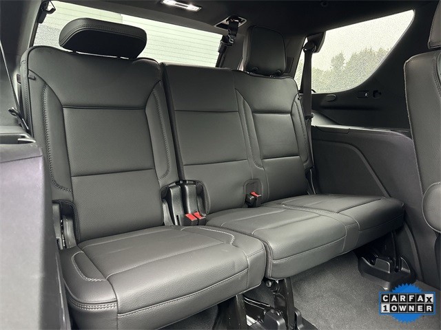 GMC Yukon Vehicle Full-screen Gallery Image 32