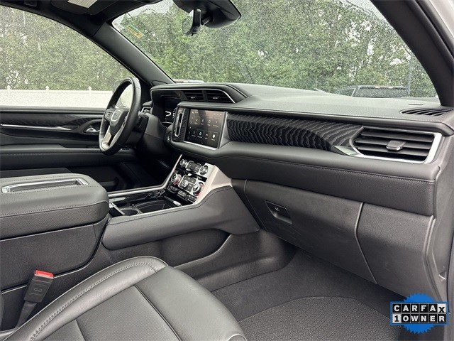 GMC Yukon Vehicle Full-screen Gallery Image 34