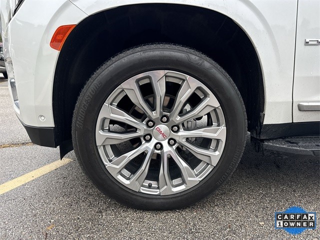 GMC Yukon Vehicle Full-screen Gallery Image 38