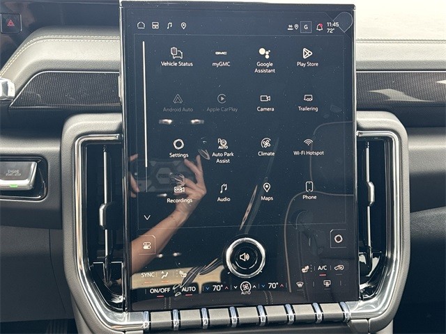 GMC Yukon XL Vehicle Full-screen Gallery Image 16