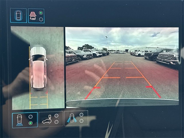 GMC Yukon XL Vehicle Full-screen Gallery Image 17