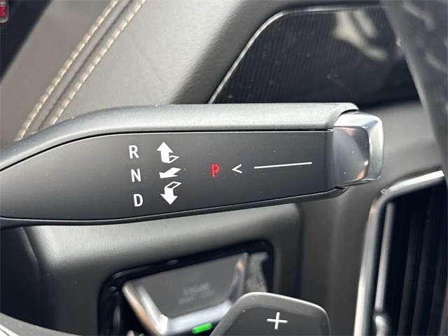 GMC Yukon XL Vehicle Full-screen Gallery Image 20