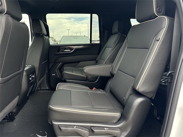 GMC Yukon XL Vehicle Full-screen Gallery Image 22