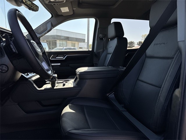 GMC Sierra 1500 Vehicle Full-screen Gallery Image 11