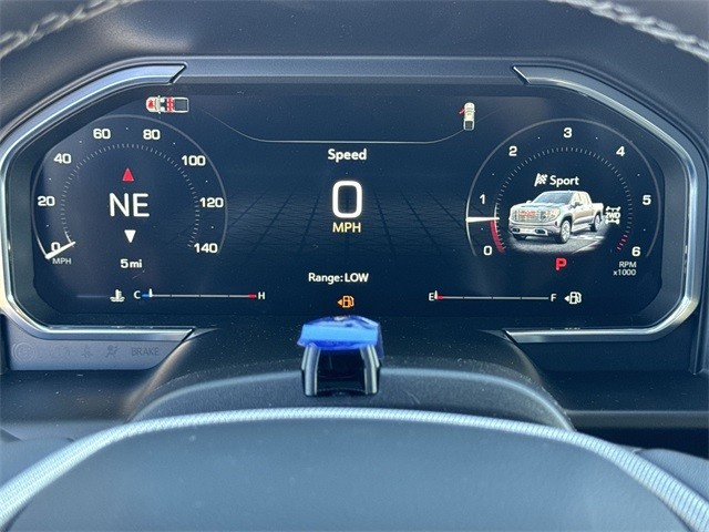 GMC Sierra 1500 Vehicle Full-screen Gallery Image 15