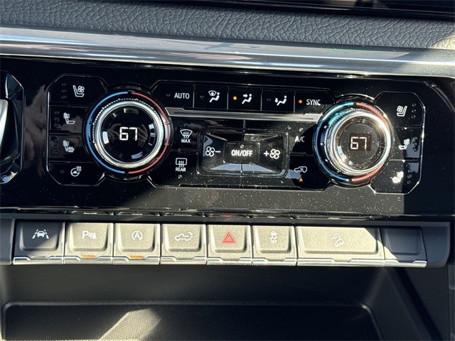 GMC Sierra 1500 Vehicle Full-screen Gallery Image 19