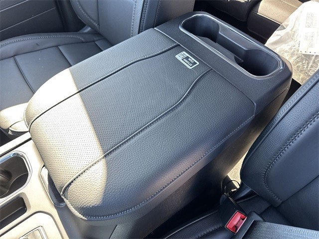 GMC Sierra 1500 Vehicle Full-screen Gallery Image 21