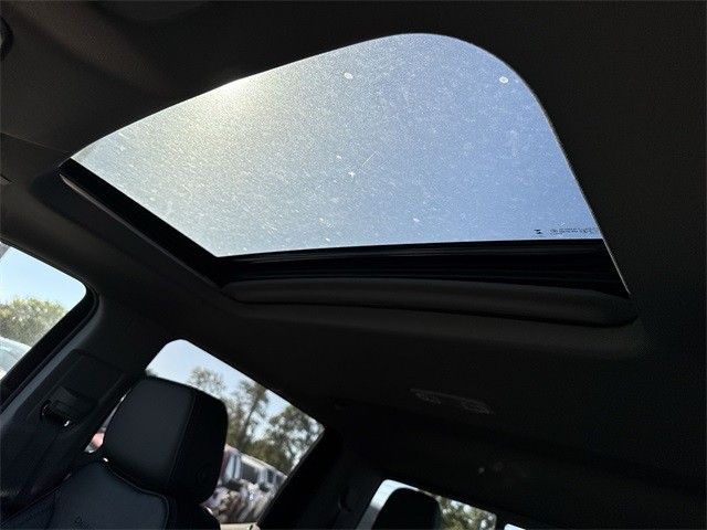 GMC Sierra 1500 Vehicle Full-screen Gallery Image 22