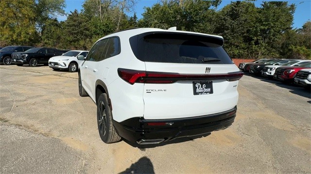 Buick Enclave Vehicle Full-screen Gallery Image 07