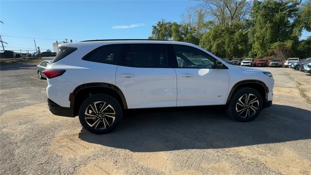 Buick Enclave Vehicle Full-screen Gallery Image 09