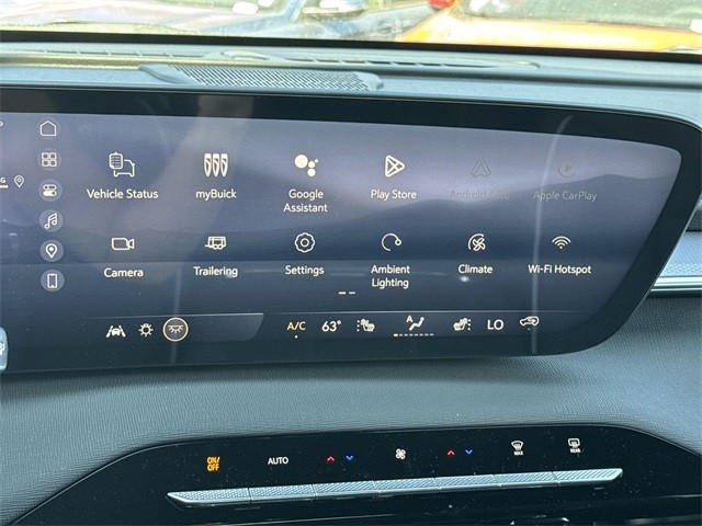 Buick Enclave Vehicle Full-screen Gallery Image 16