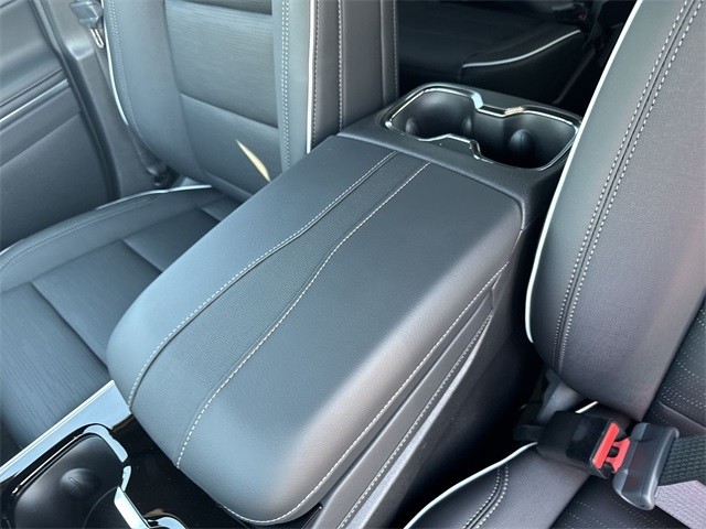 Buick Enclave Vehicle Full-screen Gallery Image 21