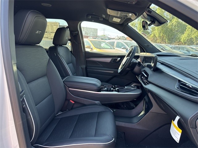 Buick Enclave Vehicle Full-screen Gallery Image 25