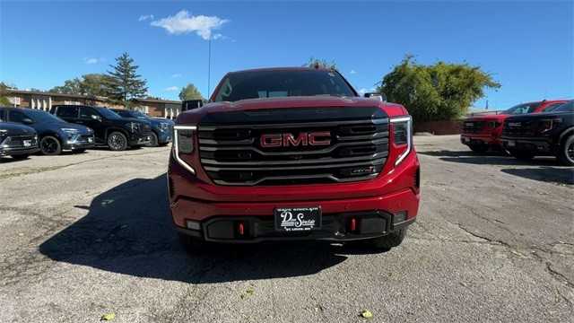 GMC Sierra 1500 Vehicle Full-screen Gallery Image 03