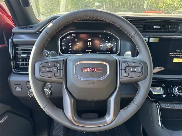 GMC Sierra 1500 Vehicle Full-screen Gallery Image 14