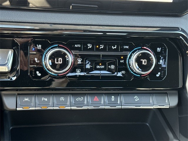 GMC Sierra 1500 Vehicle Full-screen Gallery Image 19