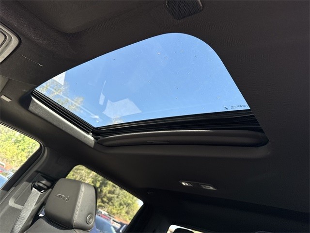 GMC Sierra 1500 Vehicle Full-screen Gallery Image 22