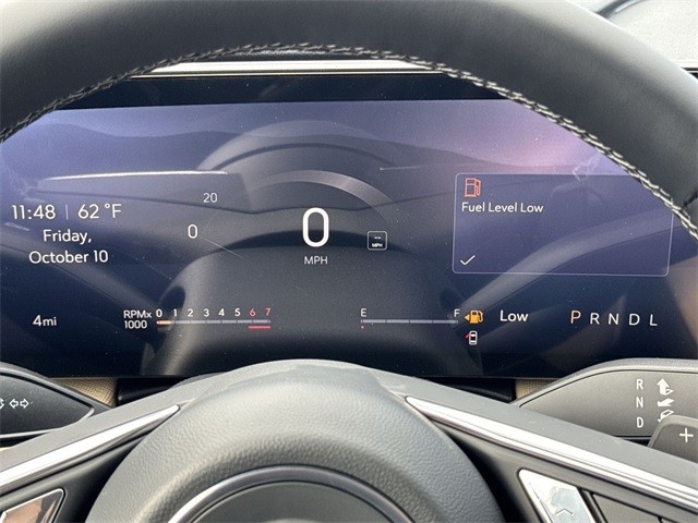 Buick Enclave Vehicle Full-screen Gallery Image 15