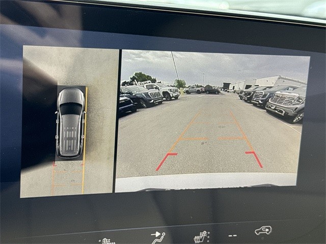 Buick Enclave Vehicle Full-screen Gallery Image 17