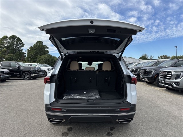 Buick Enclave Vehicle Full-screen Gallery Image 24