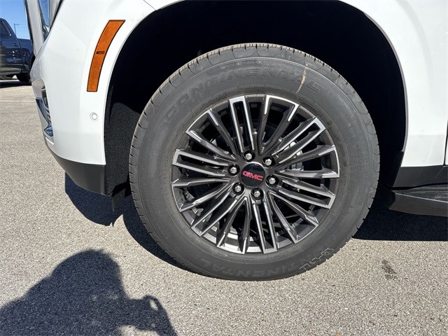 GMC Yukon XL Vehicle Full-screen Gallery Image 10