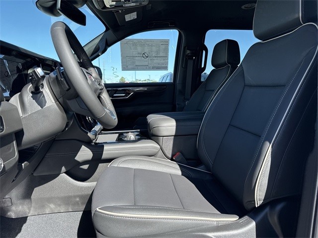 GMC Yukon XL Vehicle Full-screen Gallery Image 11