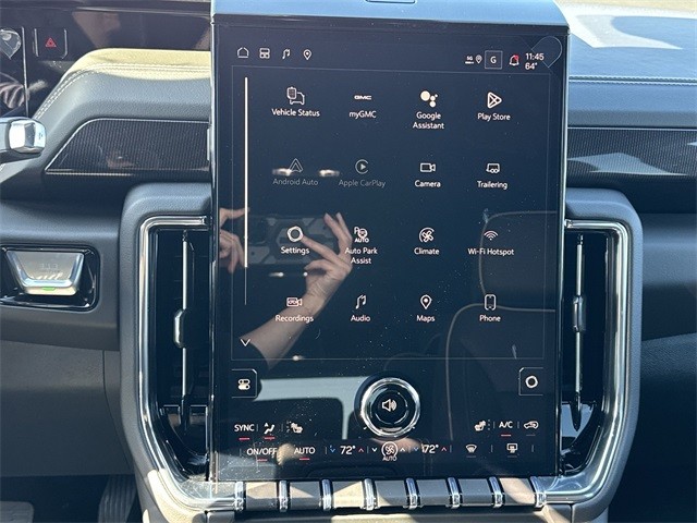 GMC Yukon XL Vehicle Full-screen Gallery Image 16