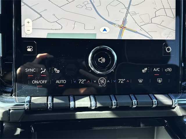 GMC Yukon XL Vehicle Full-screen Gallery Image 19