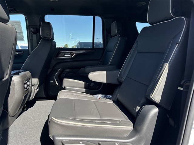 GMC Yukon XL Vehicle Full-screen Gallery Image 22