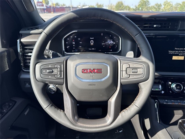 GMC Sierra 1500 Vehicle Full-screen Gallery Image 14