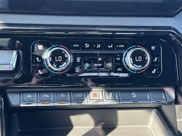 GMC Sierra 1500 Vehicle Full-screen Gallery Image 19