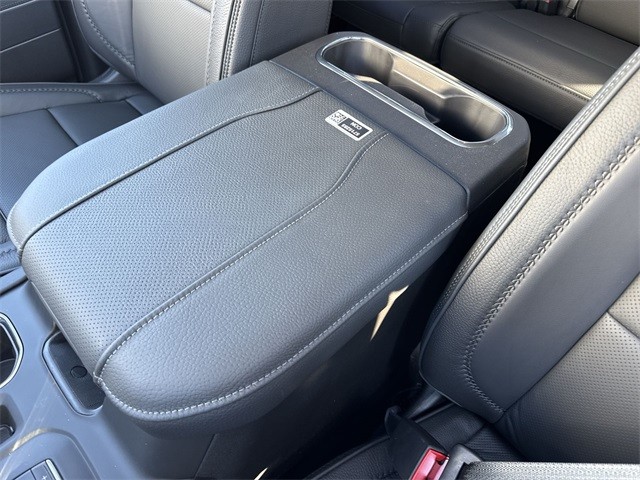 GMC Sierra 1500 Vehicle Full-screen Gallery Image 21