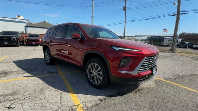 Buick Enclave Vehicle Full-screen Gallery Image 02