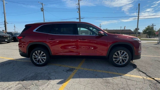 Buick Enclave Vehicle Full-screen Gallery Image 09