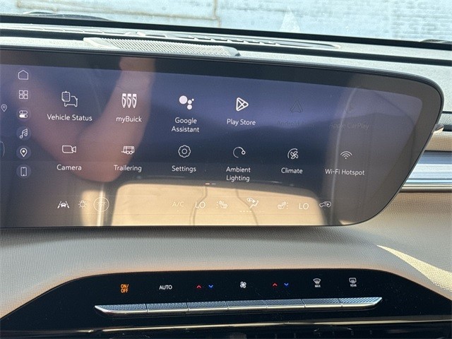 Buick Enclave Vehicle Full-screen Gallery Image 16