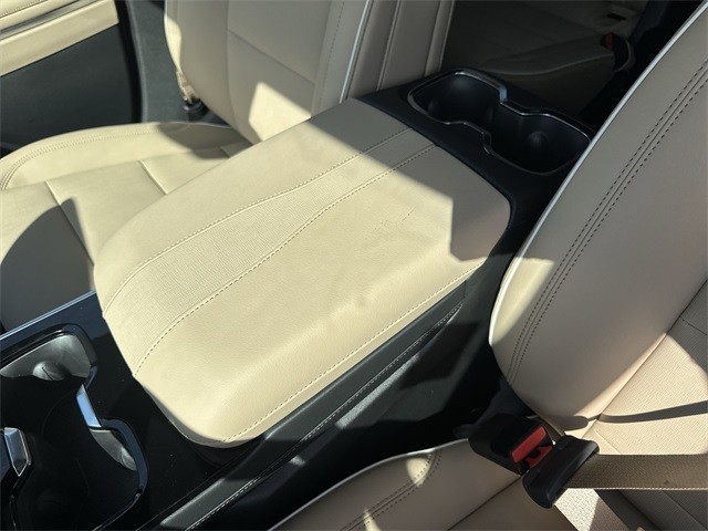 Buick Enclave Vehicle Full-screen Gallery Image 21