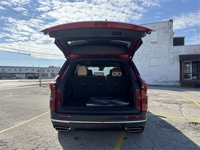 Buick Enclave Vehicle Full-screen Gallery Image 24