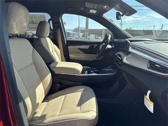 Buick Enclave Vehicle Full-screen Gallery Image 25