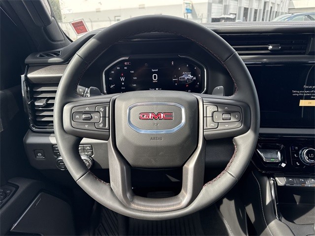 GMC Sierra 1500 Vehicle Full-screen Gallery Image 14