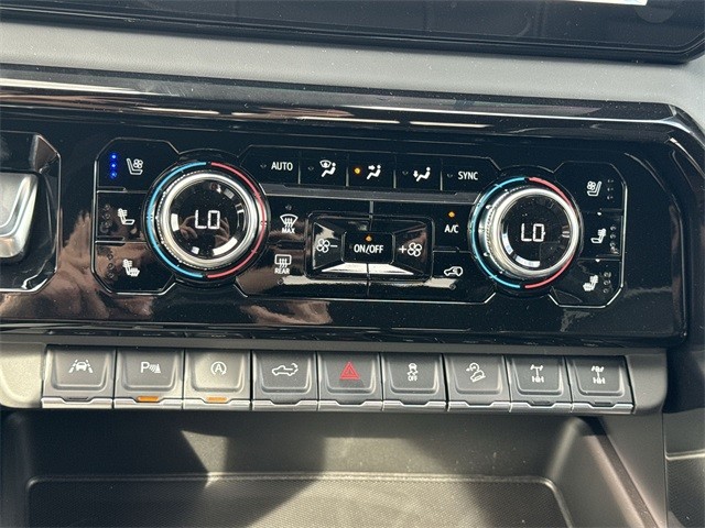 GMC Sierra 1500 Vehicle Full-screen Gallery Image 19