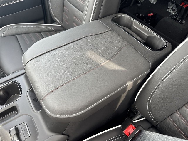 GMC Sierra 1500 Vehicle Full-screen Gallery Image 21