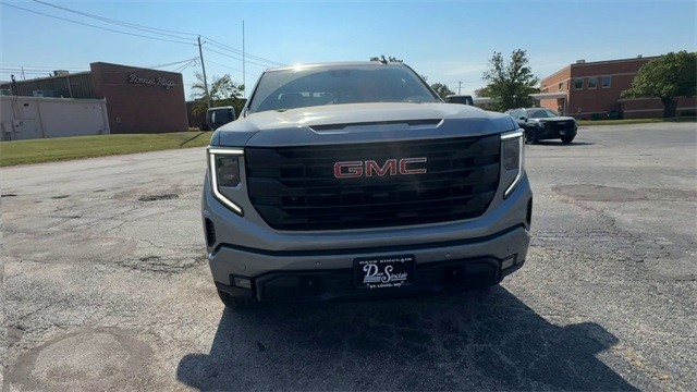 GMC Sierra 1500 Vehicle Full-screen Gallery Image 03