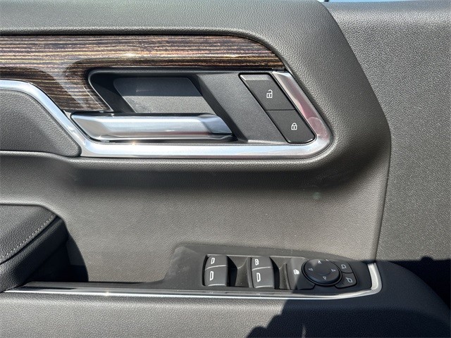 GMC Sierra 1500 Vehicle Full-screen Gallery Image 13